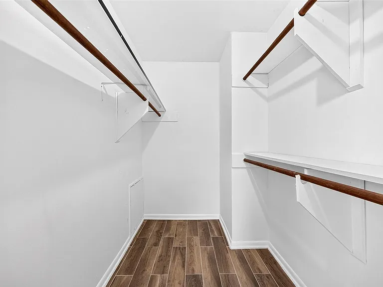 11239 Carvel Ln — Photo 33