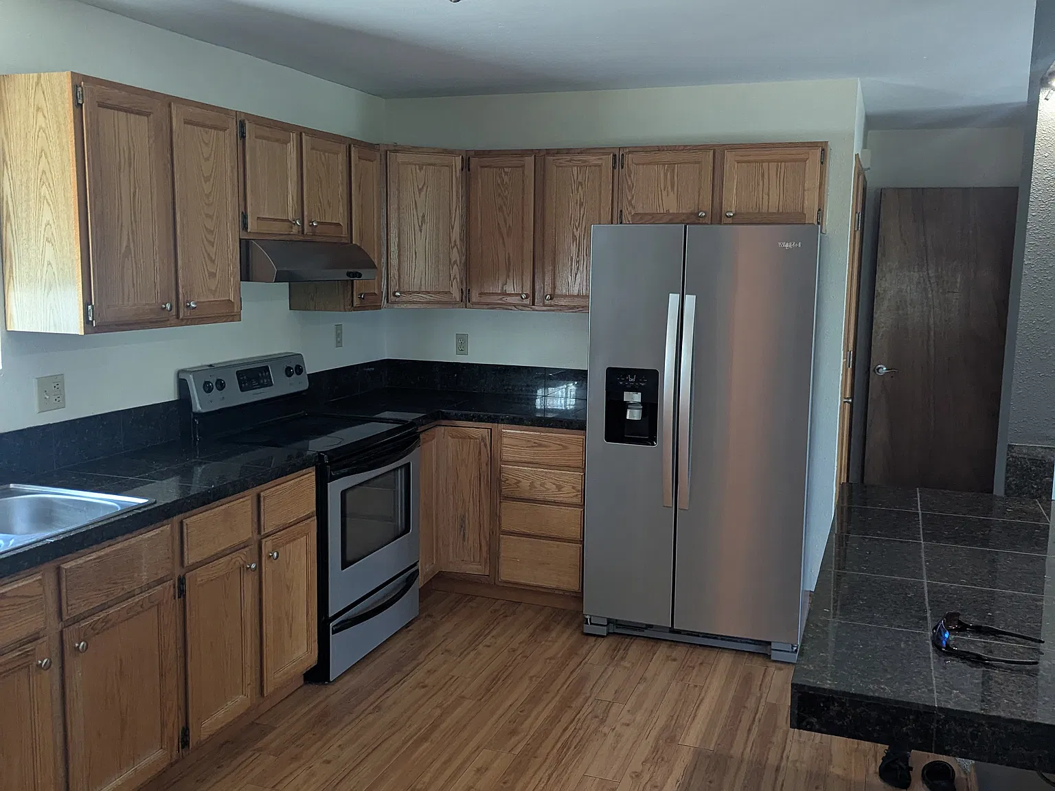 3 bed, 2200 sqft, $2,800 — Photo 4