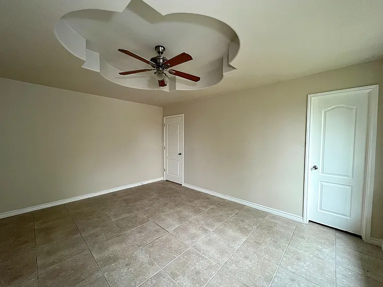 3208 Gustavus St — Photo 11