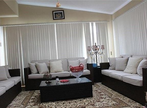 4th image of 371 Sarah Ln