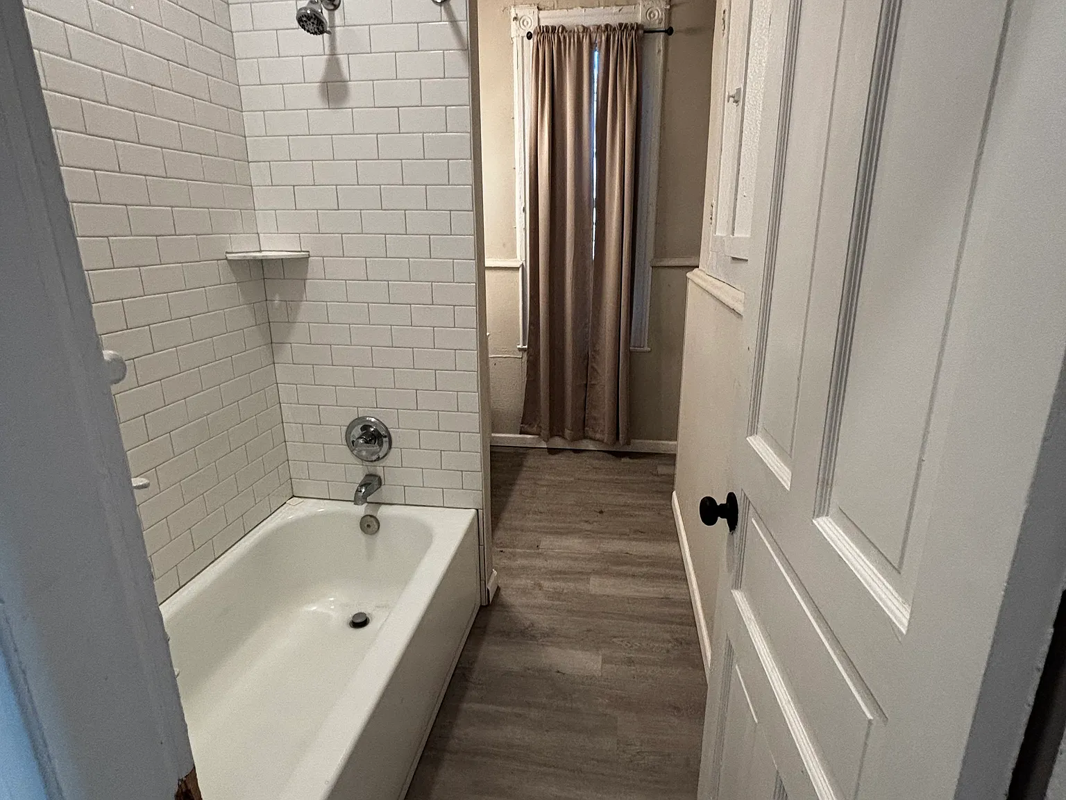 5 bed, 2000 sqft, $2,500 — Photo 2