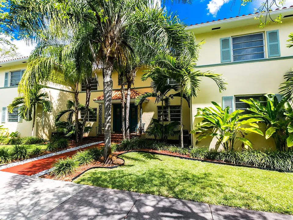 233 Phoenetia Ave #3