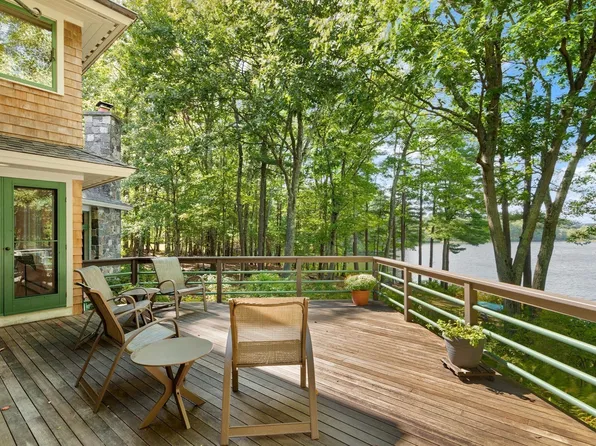 42 Great Pond Dr, Boxford, MA 01921