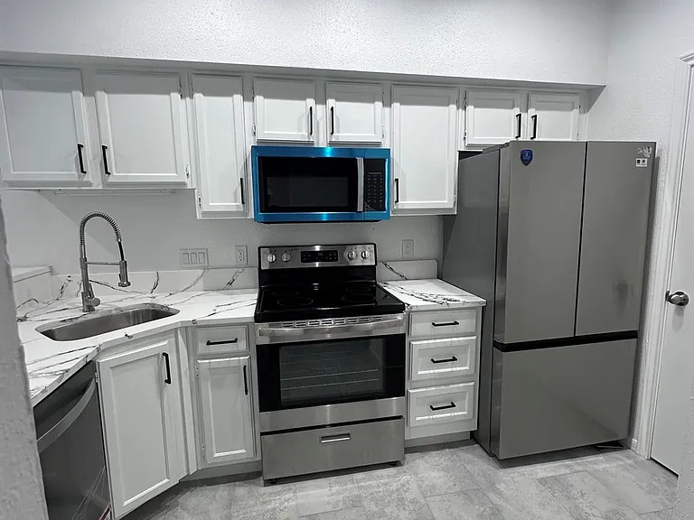 2121 El Paseo St #2202 — Photo 8