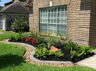 3910 Greenwood Dr, Pearland, TX 77584