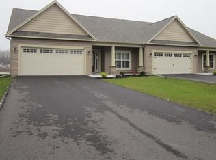 93 Golden Oaks Way, Gates, NY 14624