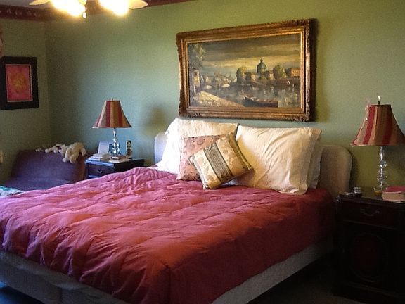 4th image of 102 Hearthside Dr