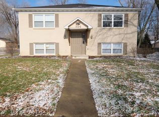 324 Riley Dr APT 2, Bloomington, IL 61701