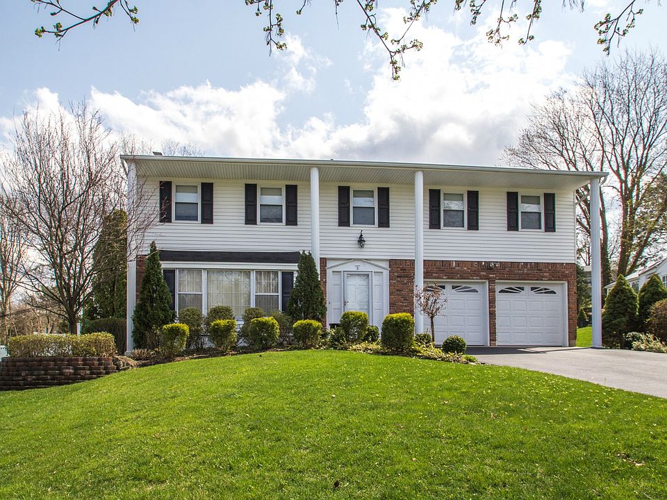 1st image of 8 Knoll Lane