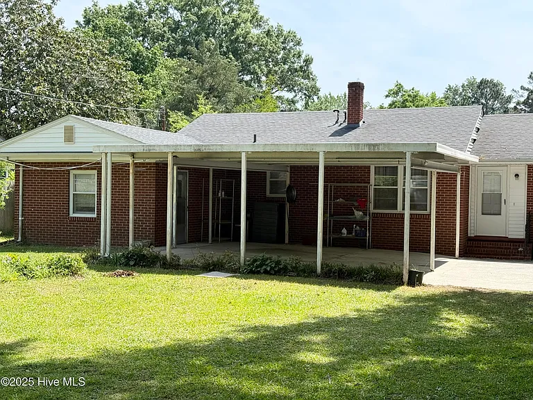 2703 Jackson Dr — Photo 7