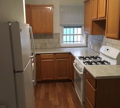 2nd image of 23 W Cedar Ave