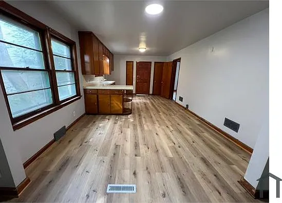 3 bed, $1,175 — Photo 4