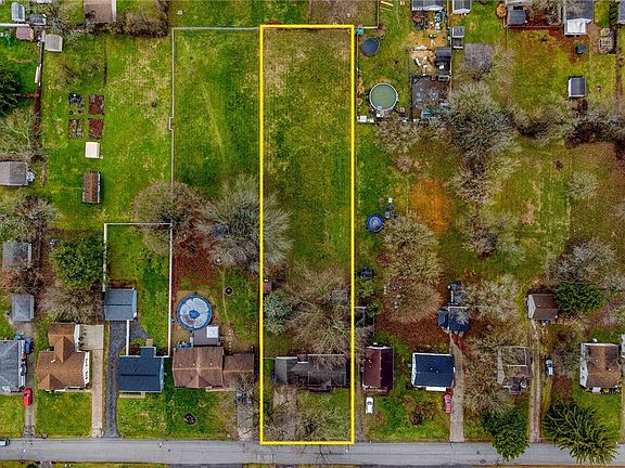 3rd image of 568 Stevenson Ave