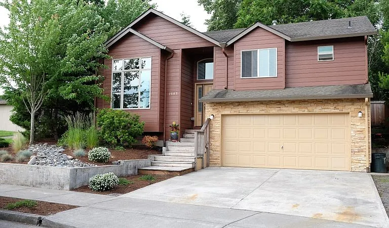 2507 NE 82nd Way — Photo 1