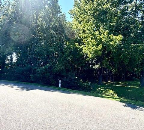 3rd image of 119 S Dolly Cir
