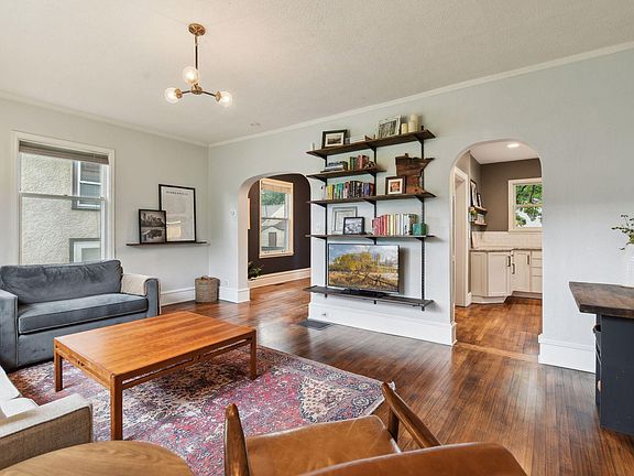 3rd image of 4210 Blaisdell Ave