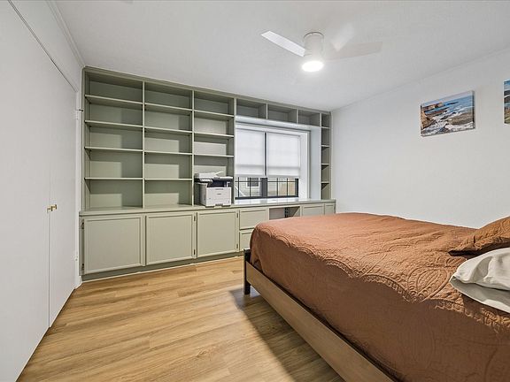 4th image of 7350 Kirby Dr APT 21