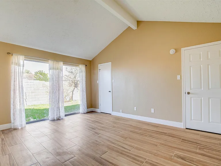 11840 Spring Grove Dr — Photo 15
