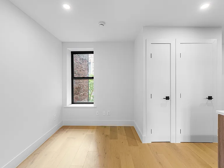 236 W 15th St #31 — Photo 6