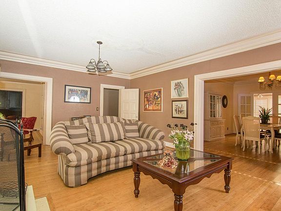 2nd image of 1795 Newport Ave