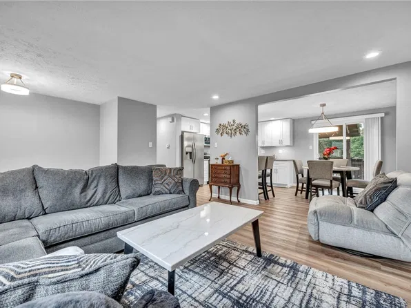 3034 Amy Dr, South Park, PA 15129