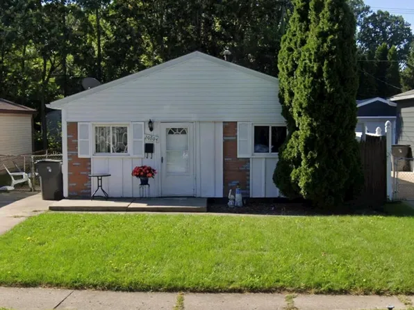 20804 Woodward St, Clinton Township, MI 48035