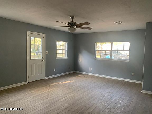 2nd image of 802 McKinley Ave