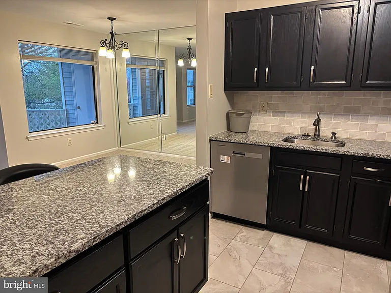 1807 Diamond Dr — Photo 6