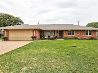 1212 N 8th St, Fairview, OK 73737