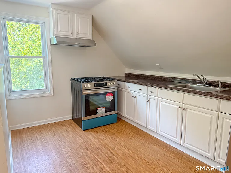 1004 Hancock Ave #3 — Photo 3