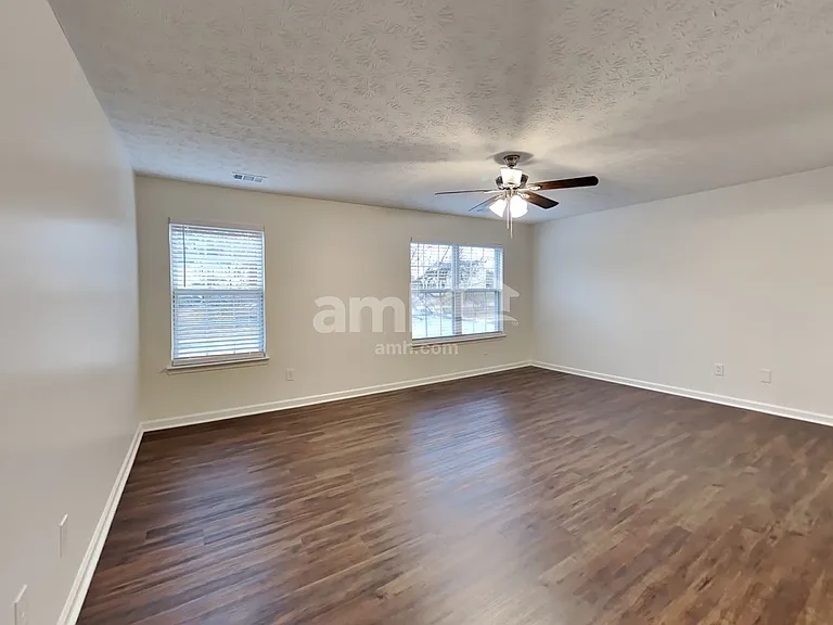 302 Springmoor Ln — Photo 7