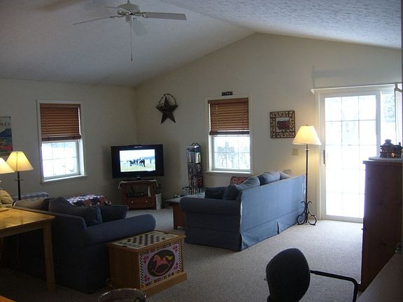 20 x 20 Family Room