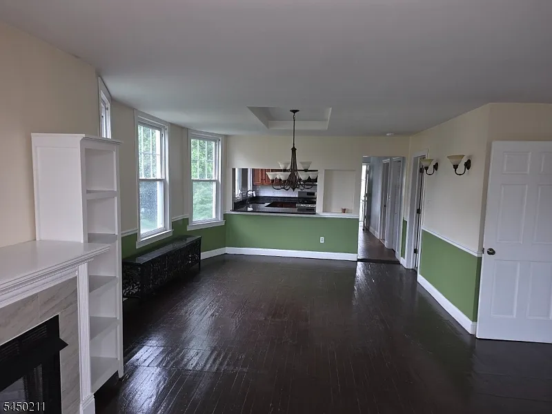 3 bed, 1.5 bath, $3,200 — Photo 4