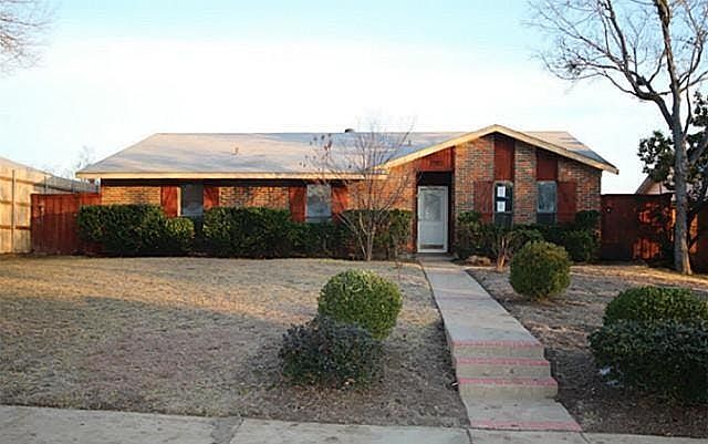 1st image of 2921 Collins Blvd