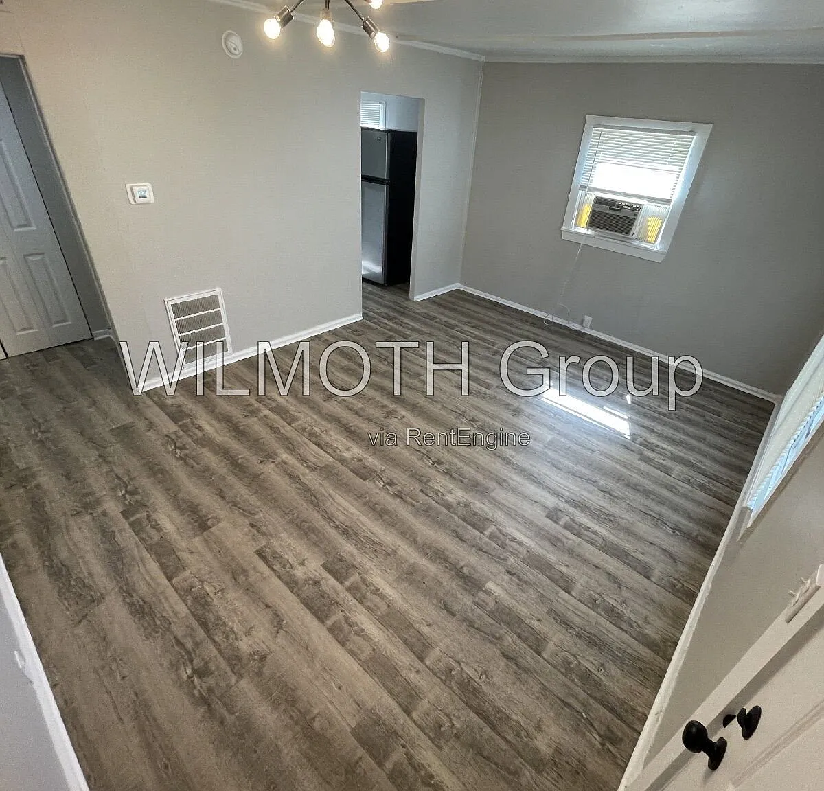2 bed, 1.0 bath, 725 sqft, $1,075 — Photo 3