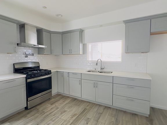 4th image of 6719 Vineland Ave #1/2