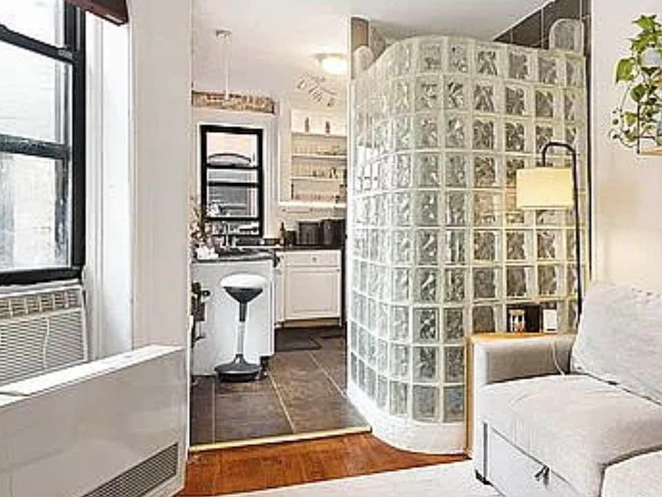 2nd image of 227 W 15th St APT 20
