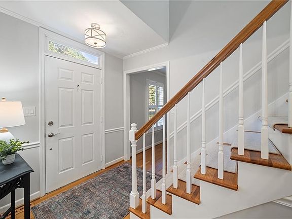 5th image of 927 Vernon Ave