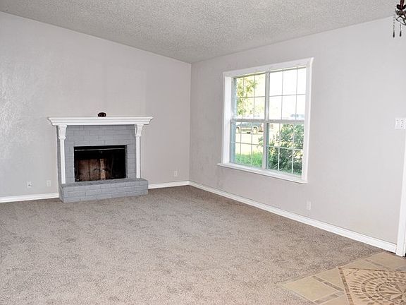 2nd image of 727 W Dormard Ave