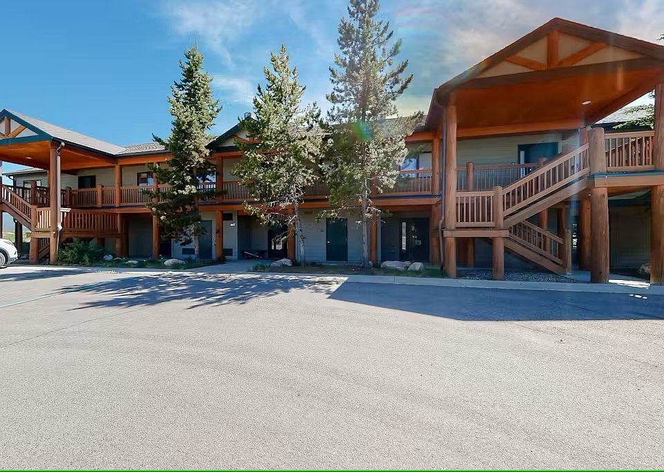 Acadia Condo building