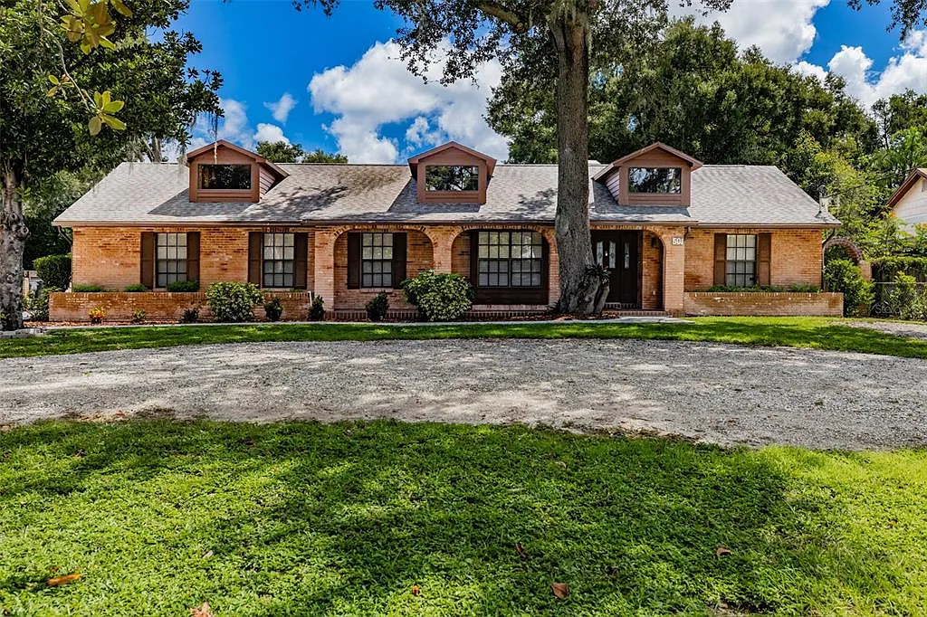 4 bed, 3.0 bath, 2402 sqft, $2,600 — Photo 3
