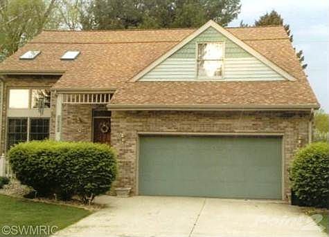 3rd image of 1653 N Bonny Bruce Dr