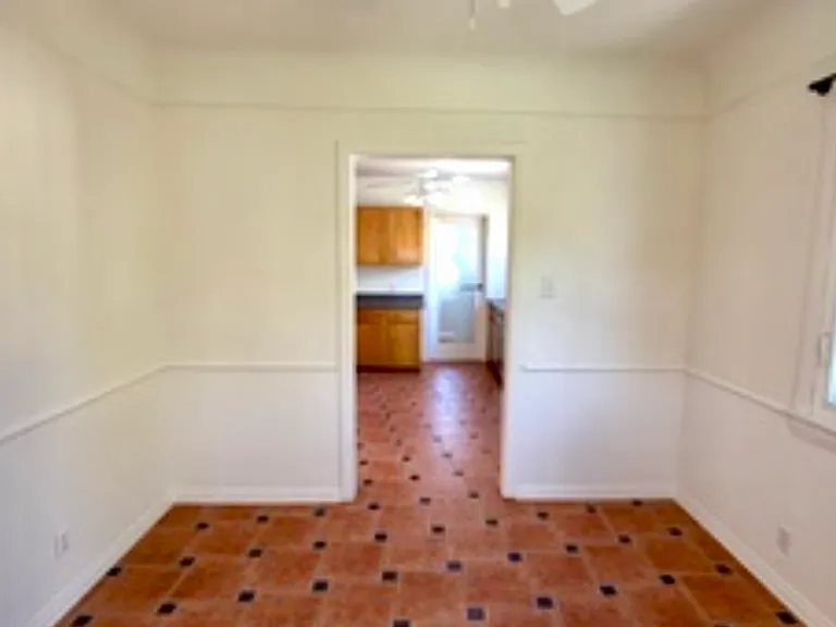 6087 Cashio St #6089 — Photo 32