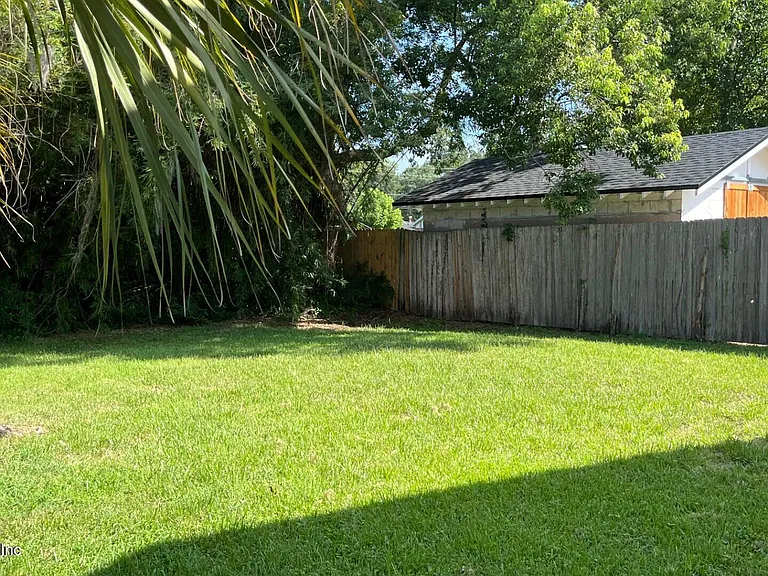 3237 Mayflower St S — Photo 25