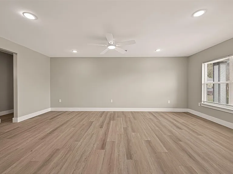 3527 La Retama Dr — Photo 10