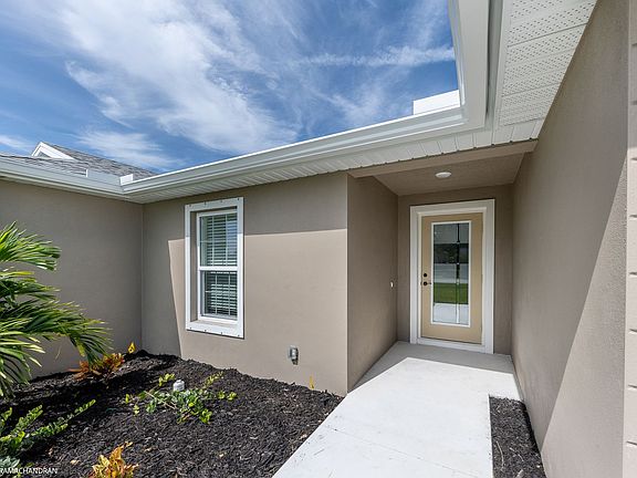 3rd image of 16283 Minorca Dr