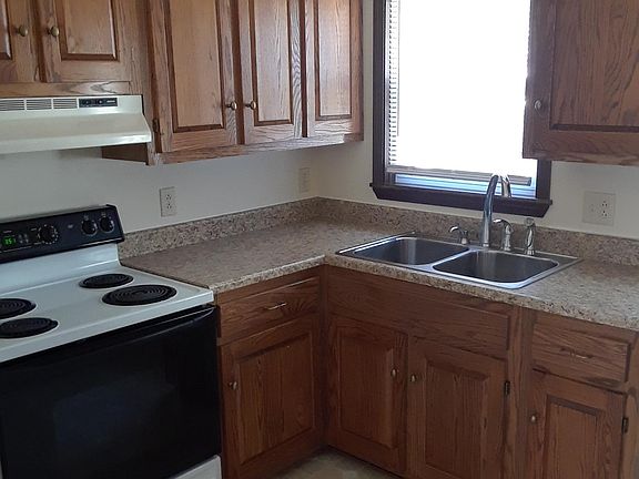 4th image of 809 Park Ave NW