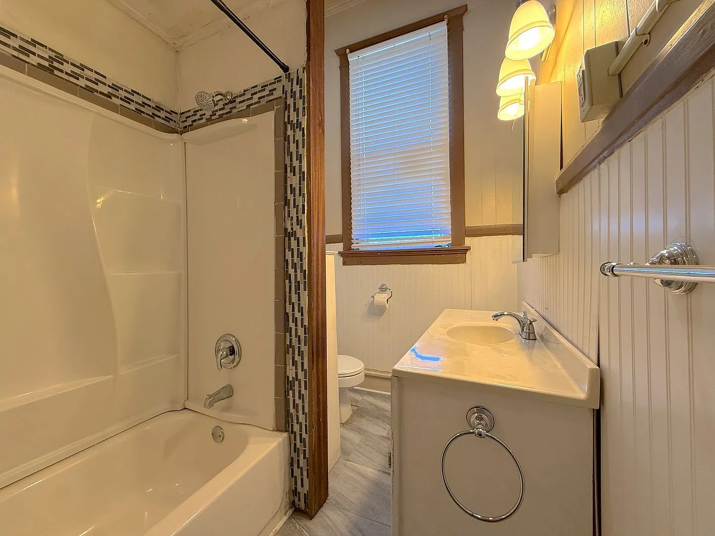 1 bed, 1.0 bath, $800 — Photo 4