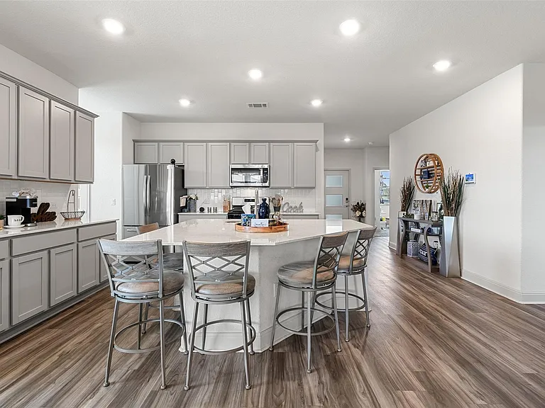 16401 Coratina Dr — Photo 22