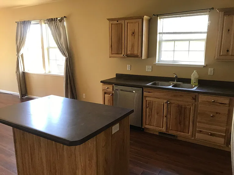 1146 Stuhr Ct — Photo 2